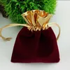 7 * 9 cm Velvet Zroszony Sznurek Worzaki 4 Kolory 50 sztuk / partia Pakowania Biżuterii Boże Narodzenie Ślub Boże Narodzenie Prezent Torby Czarny Czerwony Błękitny Wino Czerwony DHL