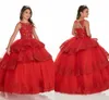 Rood Drie Lagen Baljurk Ruche Mini Quinceanera Jurken Optocht Meisjes Kant Kralen Vetersluiting Juweel Bloemenmeisjesjurk Feest Graduati210J