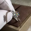 9K 14K 18K Gold Moissanite Certyfikowany diamentowy pierścień Diamentowy Test Pozytywny Klasyk 6 Claws Projekt korony D F Color VVS Clarity 3ex Cut Forever270i