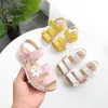 2019Nuovo stile Summer Girl Sandalo spiaggia Bambini Sandalo fiori sandalo principessa Moda Scarpe per bambini bianco giallo rosa