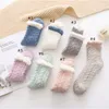 Lady Winter Warm Fluffy Coral Velvet Tjockt handduk Socks Candy Färggolv Sova Fuzzy Socks Kvinnor Tjejer Strumpor M1062