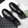 2020 Men's Couro Formal Sapatos Lace Up Dress Sapatos Oxfords Moda Retro Elegante Trabalho Calçado Homens Vestido!
