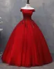 Robes de mariée robe de bal en tulle rouge sur l'épaule appliques de dentelle perlée longueur de plancher simples magnifiques robes de mariée fabriquées en Chine