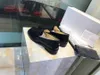 Hot Sale-MM Klassische Designer Damen Split Toe Italien Patent-echtes Leder Tabi Schuhe Damen Inner Dressed Slip-on Chunky Pumps Sizes35-40