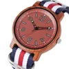 Nieuwe natuurlijke houten horloge Vogue ronde wijzerplaat nylon banden klok retro zwart rood hout horloges analoge kwarts polshorloge voor mannen cadeau3118215