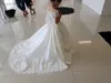 Abiti da ragazza vintage in fiore di pizzo con spalle scoperte Abito da prima comunione per bambini Spettacolo da sposa Abiti da principessa per spose con strascico Q150