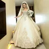 Nya Arabiska Champagne Bröllopsklänningar Bollklänning Långärmad Snörning Illusion Kristall Pärlor Kapell Tåg Plus Storlek En Linje Formell Bridal Gowns