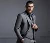 ファッショングレーの男性スーツ安いグルールスーツのフォーマルな男スリムフィットグルーミングタキシード（ジャケット+ベスト+パンツ）カスタムメイド