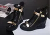 Hot Sale- Women Casual Wedges Platform High Top Sneakers Vit / Svart Stenmönster Inom de högre skor Double Iron Zipper Lace Up Boots