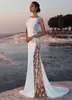 夏の白いボヘミアンのビーチマーメイドのウェディングドレス2019レースサテンジュエルラペルブライダルガウンスイープ列車の長さの人魚のドレス