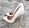 Hot Sale-Fee New Style Casual Designer Vit Matte Läder Studd Spikes Point Toe High Heels Skor Pumpar Brud Bröllopsfestskor