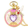 Fashion Modern Heart Shape Crystal Japan Anime Card Captor Cosplay Orologio da tasca analogico al quarzo da donna Orologi da ragazza Collana a catena