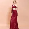 Neues Frühlings-2er-Abendkleid Yousef aljasmi Maxikleider One-Shoulder-Säule Oee-Langarm aushöhlen mit unregelmäßigen Pailletten