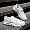 Mode klassieke voor vrouwen Mannen Platschoenen Triple White Black Red Mesh Ademend Comfortabele Trainer Sport Designer Sneakers 39-44