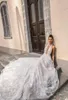 Elihav Sasson Свадебные платья с глубоким вырезом на спине Свадебные свадебные платья с аппликацией развертки Поезд Castle Beach Свадебное платье на заказ 3881