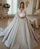 Koraliki Afryki Suknia ślubna 2020 V Neck Lace Aplikacje Długie Rękaw Piłka Suknia Bildal Suknie Sweep Rates De Mariée
