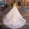 Långärmade sjöjungfru Bröllopsklänningar Avtagbart tåg 2022 Off Shoulder Lace Appliqued Robes de Mariée Knappar Tillbaka Bröllopsklänningar