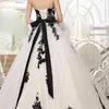 Gothic Sweetheart Long Plus Size Vintage Country Wedding Gowns Modest White And Black Lace Backless Customize Bridal Dresses2912