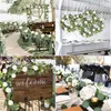 Eucalyptus Garland (8 pcs rosas brancas entre folhas de eucalipto), festão de flores para decoração de cinturão de arco de casamento, corredor de mesa, ba