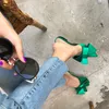 2018 Sapatos femininos de primavera e verão Corde de cetim de seda coreana Ponto de batatas fritas Baotou Salto plano Semi Slippers T200106