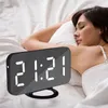 Digital LED -väckarklocka Snooze Display Time Night LED Tabell Desk 2 USB Laddare Ports för iPhone Android Phone Alarm Mirror Clock