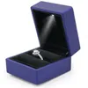 LED oświetlony pierścień pudełko pierścień pierścień Pierścień Wedding Pakiet Pakiet biżuterii Opakowanie światła biżuterii Creatived Case Holder237V