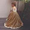 2019 Sparkly Gold Flower Girl Dresses With White Lace Appliques Långärmade Hi Lo Toddlers Teens Party Communion Dress Pageant Gowns