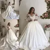 Date Plus Taille Robe De Bal Robe De Mariée En Dentelle Vintage Sheer Cou Manches Longues Appliques Illusion Retour Chapelle Train Robes De Mariée De Mariée