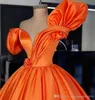 Ny mode billig orange boll klänning quinceanera klänningar pläterad ruffle av axel plus storlek formell klänning prom kväll klänningar söt 15 klänning