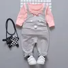 春の生まれたばかりの赤ちゃんの女の子の服セットファッションスーツTシャツ+ズボンスーツの赤ちゃん女の子の外​​のスポーツスーツセット
