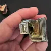 Cristal de cuarzo natural Arco iris Titanio Bismuto Espécimen Racimo Mineral Curación Cristal Decoración para el hogar