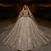 2020 Dubai Lyxiga Bröllopsklänningar Plus Size Chapel Train Sweetheart vestido de novia Applikerade Bröllopsklänningar Skräddarsydda