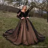 Vintage Gothic Halloween Kant Princess A Line Trouwjurken Plus Size Off Shoulder Lange Mouwen Castle Court Train Wedding Bridal Towns