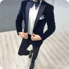 Wysokiej jakości jednego przycisku Navy Blue Velvet Groom Tuxedos Peak Lapel Mężczyźni Garnitury 2 Sztuki Wedding / Prom / Dinner Blazer (Kurtka + Spodnie + Krawat) W699