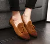 Męskie Zamszowe Skórzane Casual Mokasyny Nowa Moda Klasyczne Męskie Tassel Miękkie Mokasyny Man Oxfords Jazdy Mieszkania Buty