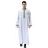 Spot Trend 2021 Muslim Arab Middle East Men039s Solid Color Long Sleeve Applique Standup Collar Robe Support Mixed Batch8019931