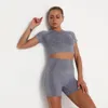 2020 Set da yoga per donna Abbigliamento sportivo senza cuciture Set da 2 pezzi Maglietta a maniche corte ad asciugatura rapida Crop top e pantaloncini da corsa Tuta da yoga