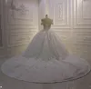 Vraies images robe de mariée à balle blanche au-dessus de l'épaule en cristal en perle saoudie du Dubaï Dubai Robe de mariée plus taille