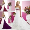 Branco e vermelho do casamento de vestidos 2018 Strapless vestidos de noiva com frisada Bordados Império Strapless Catedral A Linha de vestidos de casamento