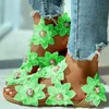 Sandaler 2021 sommar damer platt skor kvinnor tillbaka band vit blommig bohemisk kvinnlig utomhus avslappnad strand