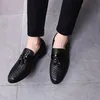 술 신발 남성 남성 패션 신발 옥스포드 chaussure 옴므 MARIAGE zapatos formales 드 아저씨 klasik ERKEK ayakkab 이발사 캐주얼 신발 남성