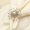 10 Pcs/lote Hotel Napkin Holder Metal Flower Round Napkin Ring Pearl Buckle Christmas Wedding Party Decoration