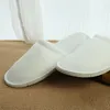 Tek Kullanımlık Terlik Kalın Tabanlar Mercan Polar Slip Anti-Slip Home Misafir Gezerek Seyahat Otel Beyaz Yumuşak Konforlu Hassas Hassas Tayabında Saddeler