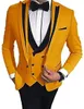 Mode Jaune Marié Tuxedos Peak Revers Garçons D'honneur Hommes Robe De Mariée Excellent Homme Veste Blazer 3 Pièce Costume (Veste + Pantalon + Gilet + Cravate) 81