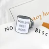 WORLD'S BEST BOSS Emaille Pins Abzeichen Kaffeetasse Broschen Benutzerdefinierte Pastell Anstecknadel Jeanshemd Punk Cartoon Lustiger Schmuck Geschenk