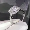 Игристое Роскошные ювелирные изделия стерлингового серебра 925 Princess Cut белый топаз CZ Алмазный Вечность Женщины Свадебные кольца для подарка любовников