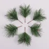 30 adet / grup Freeshipping Yeşil Çam İğnesi Yapay Bitkiler Çam Şubesi Noel Ağacı Dekorasyon DIY El Sanatları Hediyeler Dekorasyon Sahte Bitkiler