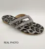 여름 플립 플롭 여성 Shining Crystal Slippers Leopard Flat Sandals 해변 슬리퍼 여성 2020 Zapatos de Mujer 큰 크기 34-43