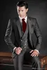 Ny design två knappar mörkgrå brudgummen tuxedos brudgummen bästa man kostymer herr bröllop blazer kostymer (jacka+byxor+väst+slips) 016