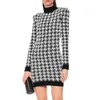 Fshion Style Original Design Toppkvalitet Kvinnors Houndstooth Dress Metal Buckles Slim Casual High-Halsed Bright Silk